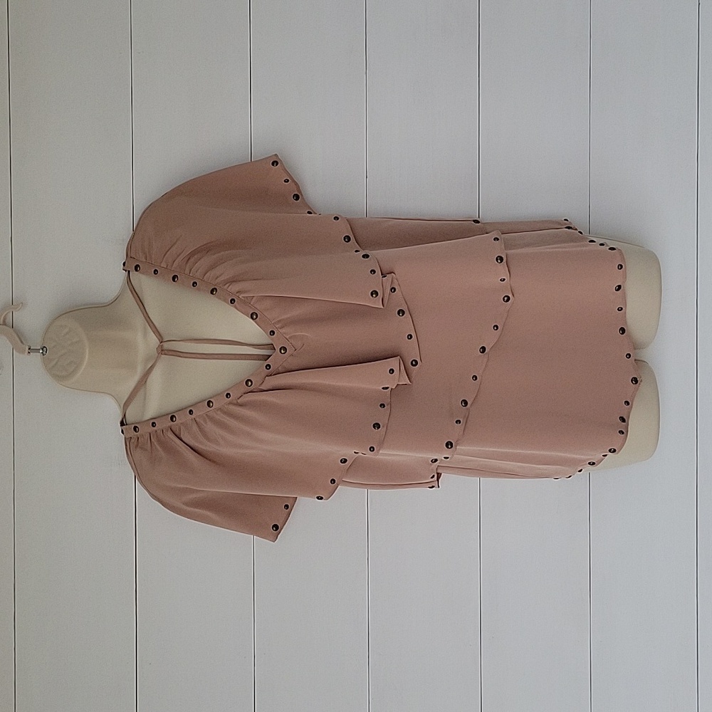 Hannah G. Ruffled Beige Top Size Small